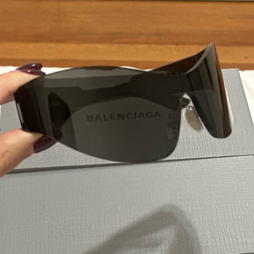 BALENCIAGA MONO CAT 2.0 SUNGLASSES - Picture 10 of 14